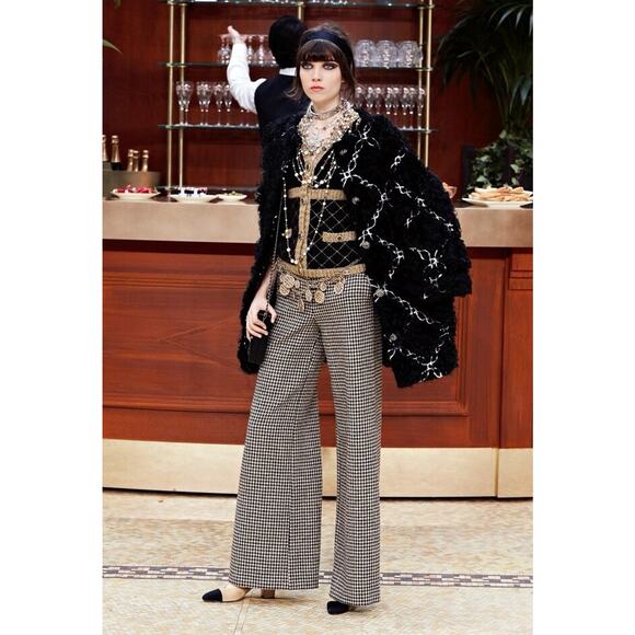 CHANEL Runway F/W 2015 Brasserie Black Gold Silk Cashmere 15K Cardigan FR42 - Picture 2 of 16